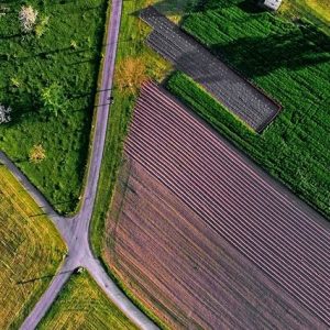 Aerial view of Pennsylvania farmland showcasing sustainable agriculture by Zenith Drone Services.