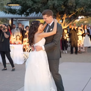 Stunning wedding photography capturing romantic moments in Arizonas picturesque landscapes.