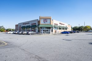 7-Eleven Storefront With Spacious Parking Lot