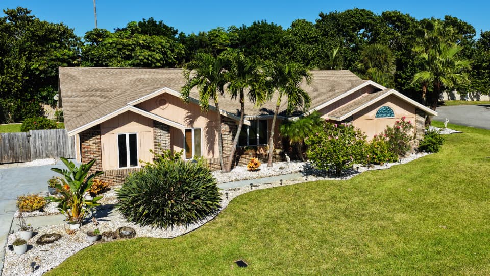 HDR, Flambient & Budget Interior Listing Photography in Palm Bay, Florida